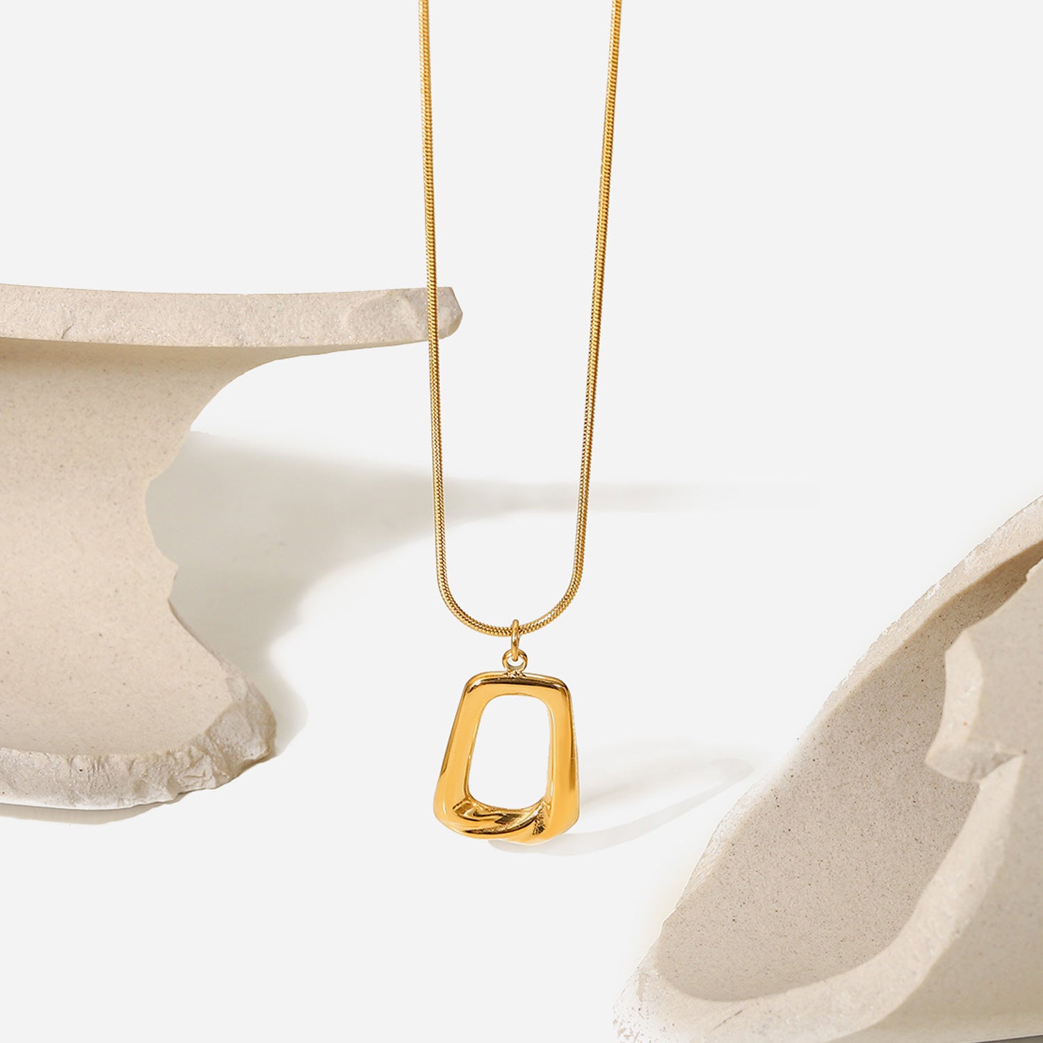 Ameline Luxe Arc Necklace
