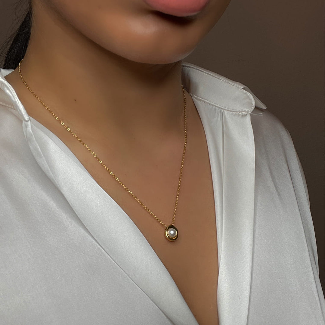 Audrey Luminous Pearl Necklace