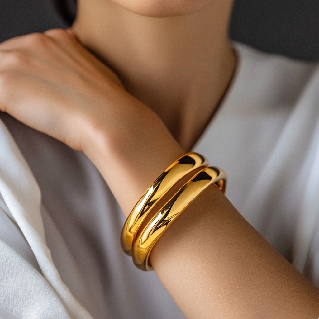 Vera Sculptural Bangle