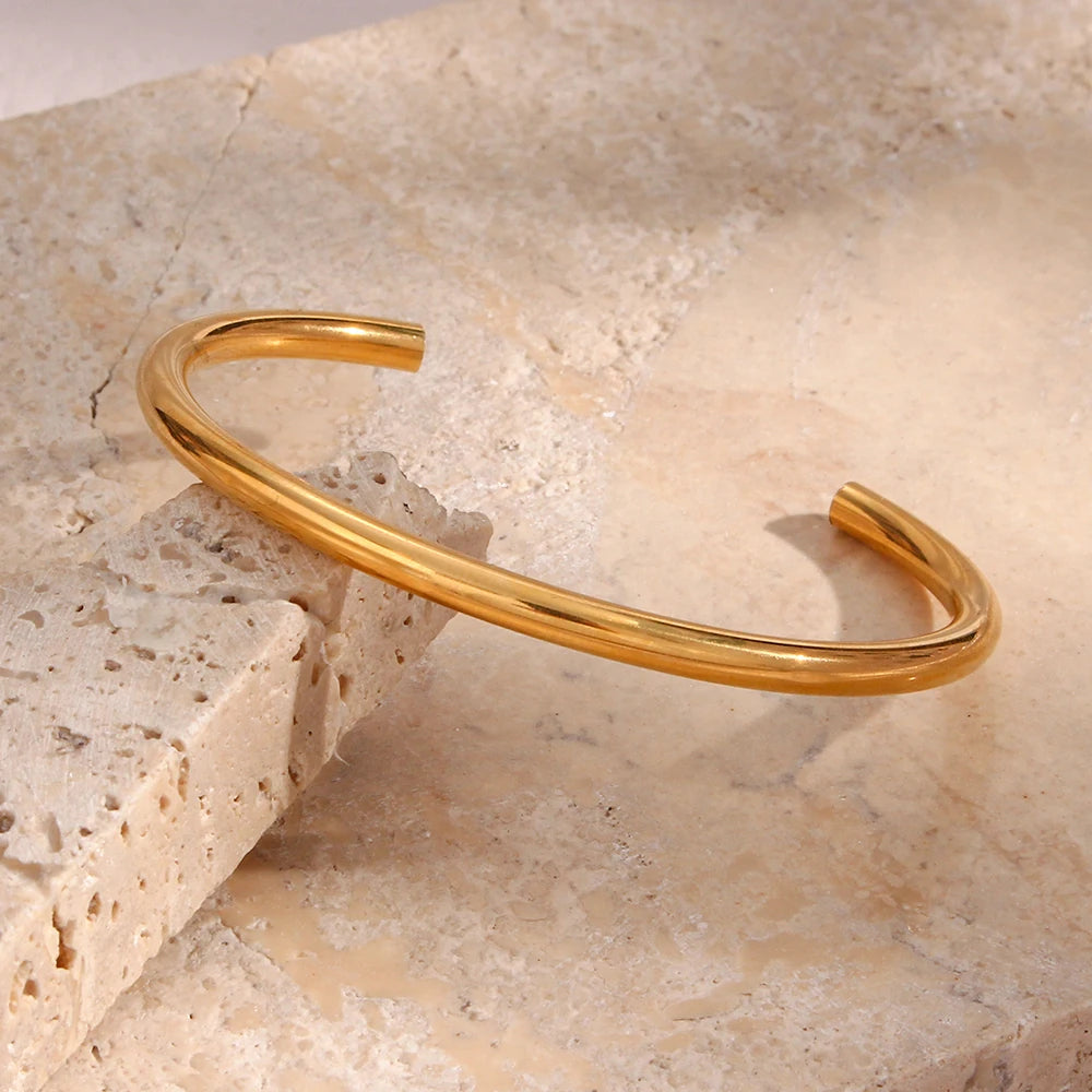 Iris Timeless Bangle