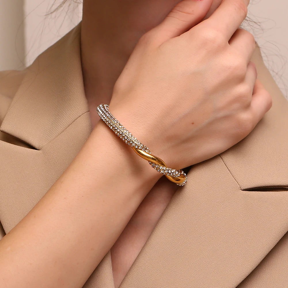 Lyra Twisted Cuff