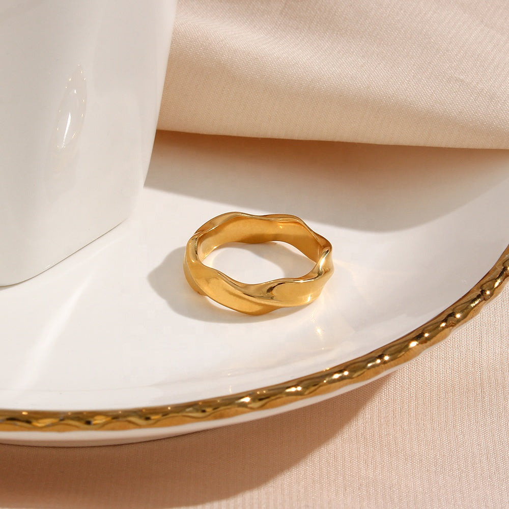 Margaux Modern Twist Ring