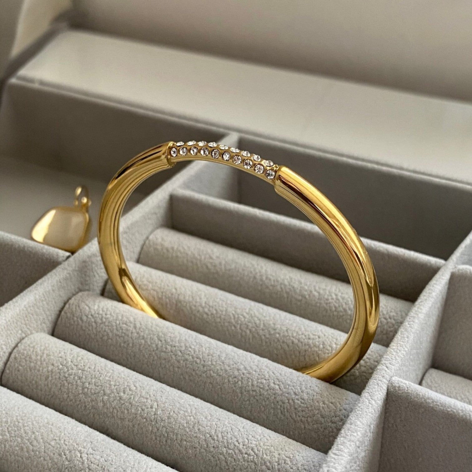 Alice Brilliant Bangle